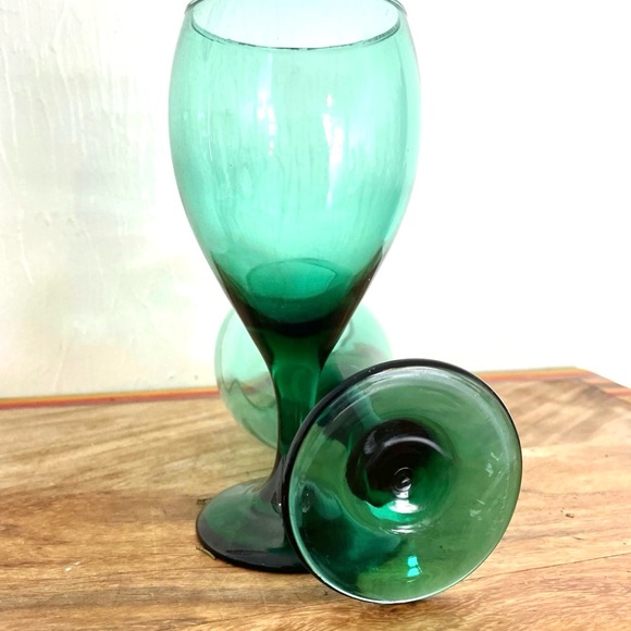 🎉HOST PICK🎉Vintage Libbey Juniper Green Wine Glasses with Gold rim - Set of 6 - Picture 5 of 11